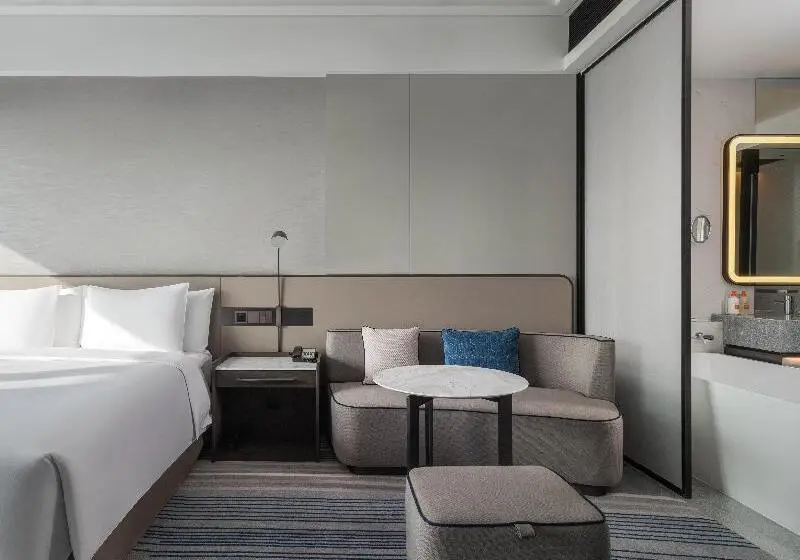 キングサイズベッドのスタンダードルーム, Crowne Plaza Xiamen Jimei Seaview By Ihg
