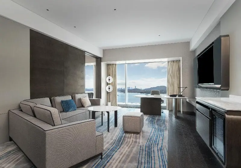 キングサイズベッドのスイートルーム, Crowne Plaza Xiamen Jimei Seaview By Ihg