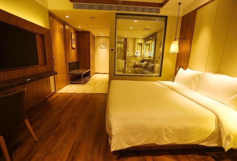 スイート, Radisson Bhopal