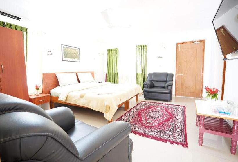 Standard Room with Balcony, Tamilnadu  Yercaud