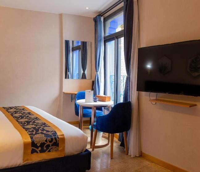 带大床的高级房间, Vancii