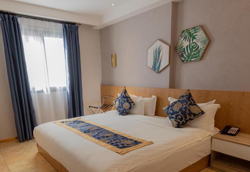 带大床的豪华间, Vancii