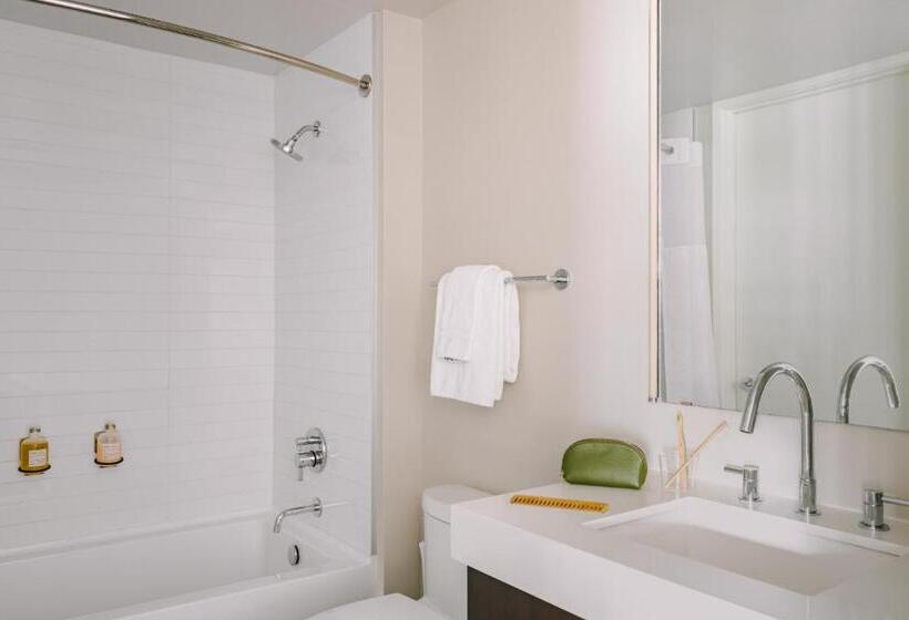 Standard Studio, Sonder At Commerce