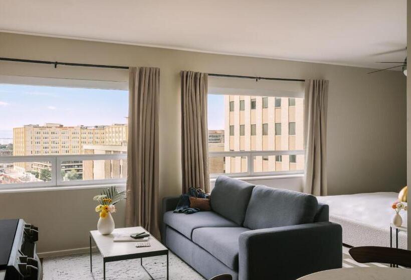 Standard Studio, Sonder At Commerce