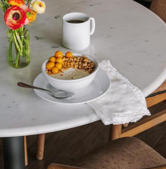 Standard Studio, Sonder At Commerce