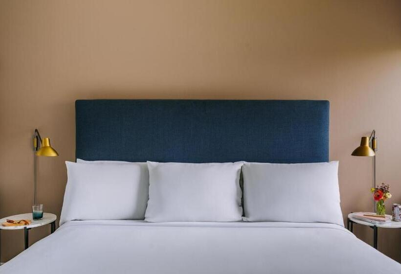 Standard Studio, Sonder At Commerce