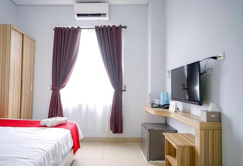 חדר דלוקס, Reddoorz Premium At Raja Hostel Syariah