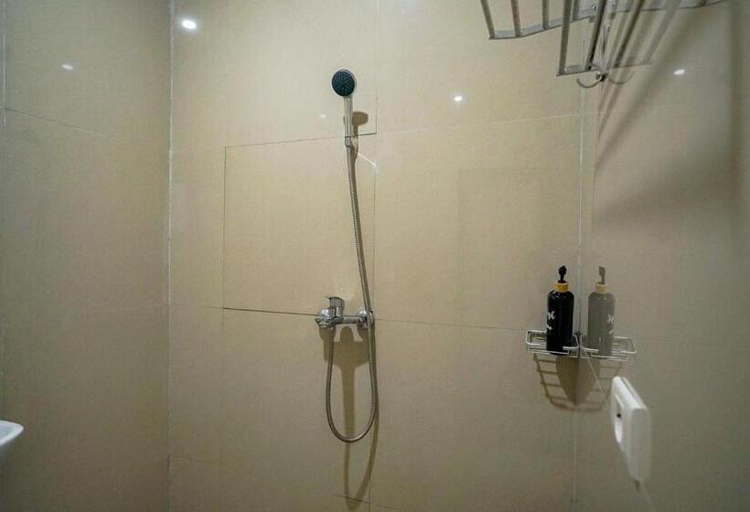 豪华房间, Reddoorz Premium At Raja Hostel Syariah