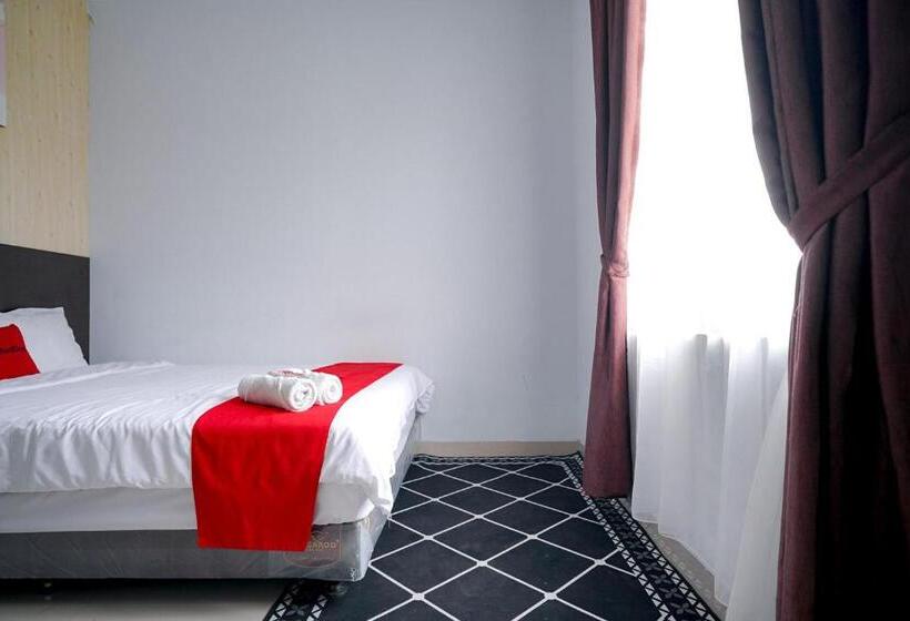 חדר דלוקס, Reddoorz Premium At Raja Hostel Syariah