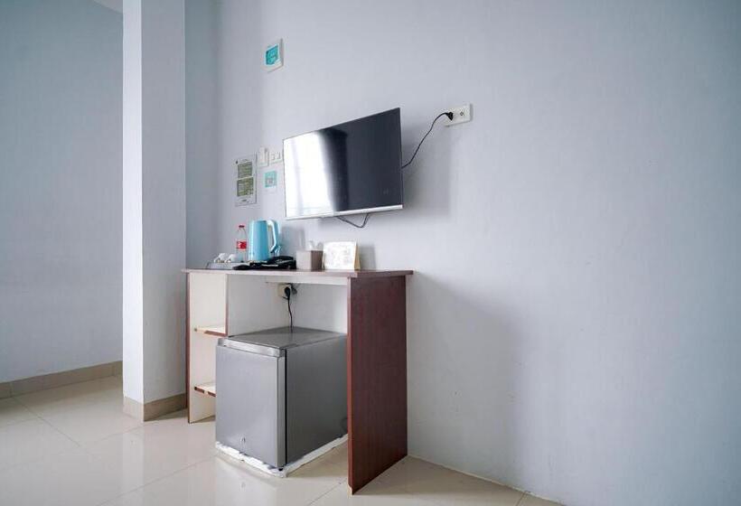 חדר דלוקס, Reddoorz Premium At Raja Hostel Syariah