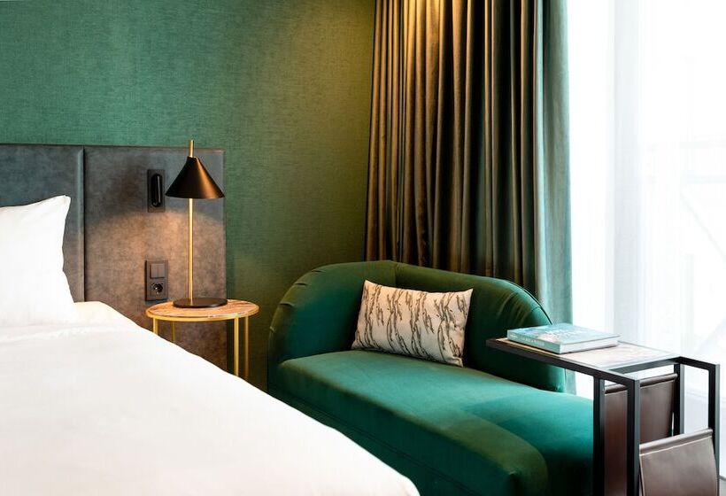 اتاق لوکس, The Den, Shertogenbosch, A Tribute Portfolio