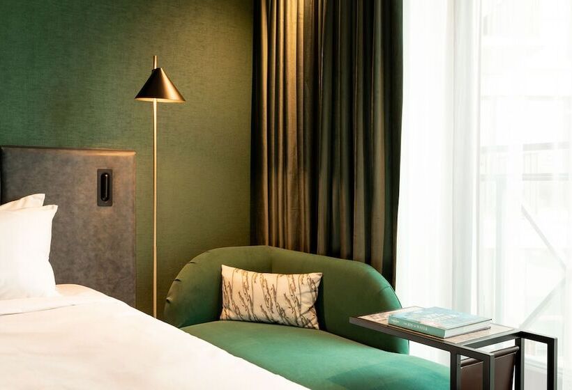 اتاق لوکس, The Den, Shertogenbosch, A Tribute Portfolio