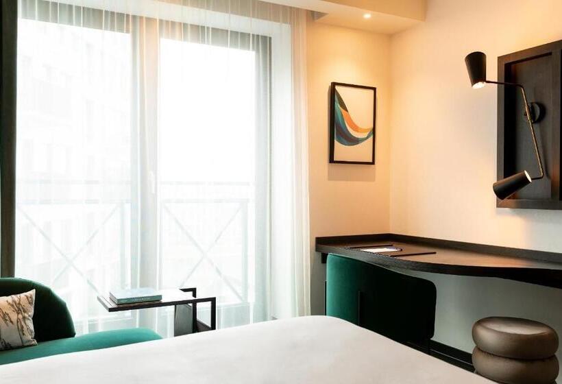 اتاق لوکس با تخت بزرگ, The Den, Shertogenbosch, A Tribute Portfolio