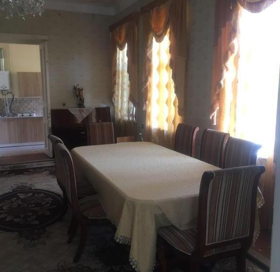 اتاق خانوادگی, Guest House Kumayri