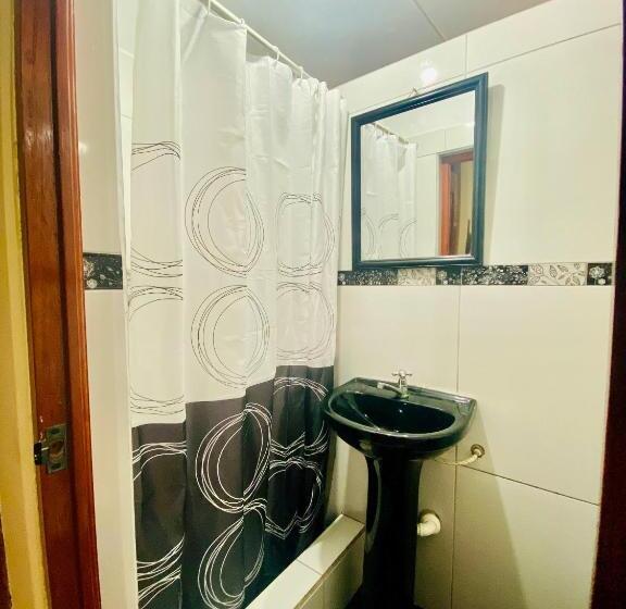 اتاق استاندارد چهار تخته, Hospedaje Anais