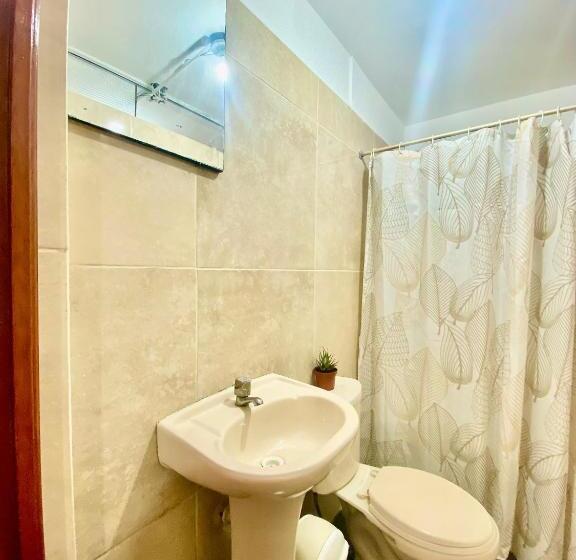 اتاق خانوادگی, Hospedaje Anais