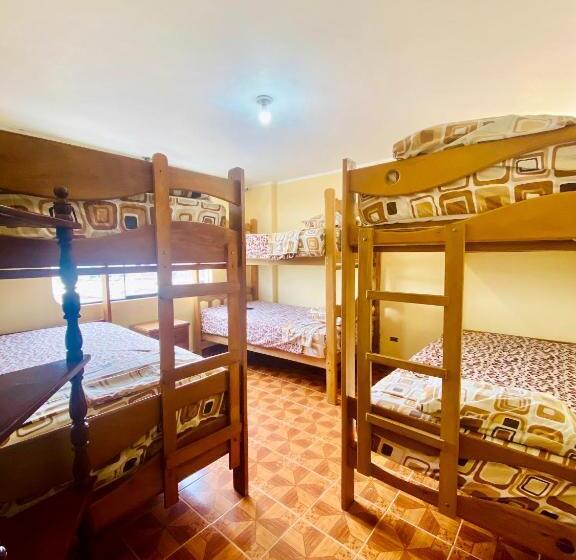 اتاق خانوادگی با سرویس بهداشتی مشترک, Hospedaje Anais