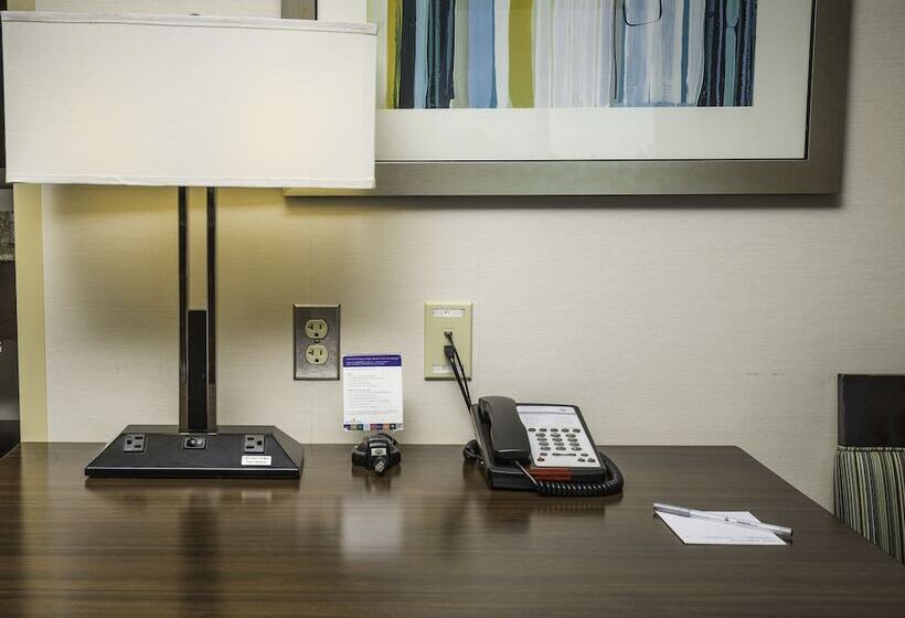 Номер Стандарт 2 Двуспальные Кровати, Hampton Inn & Suites Suisun City Waterfront