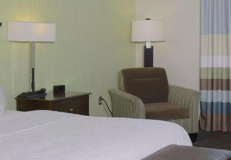 シングルデラックスルーム, Hampton Inn & Suites Suisun City Waterfront