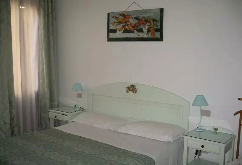 اتاق استاندارد, Adua