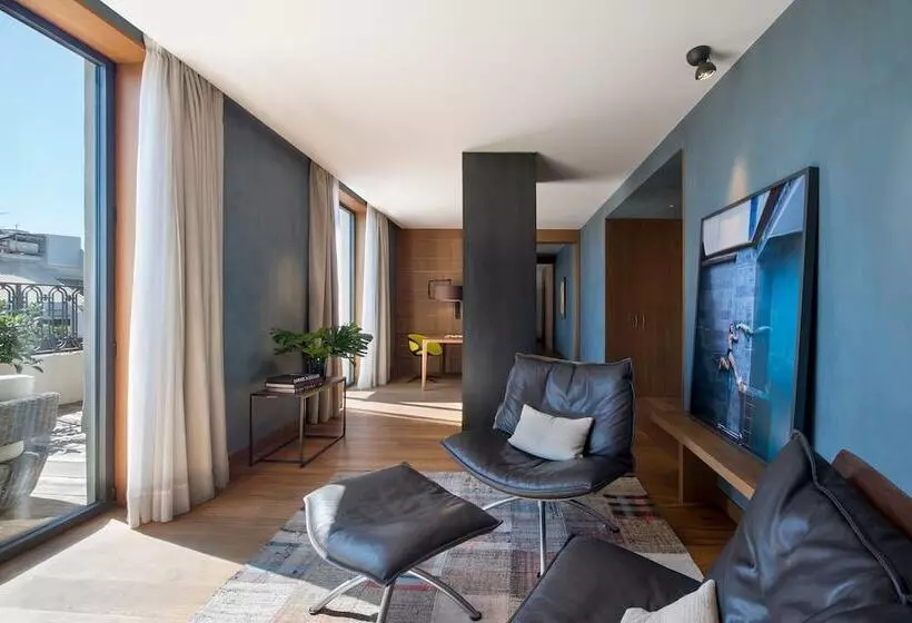سوییت لوکس, Alma Barcelona Gl