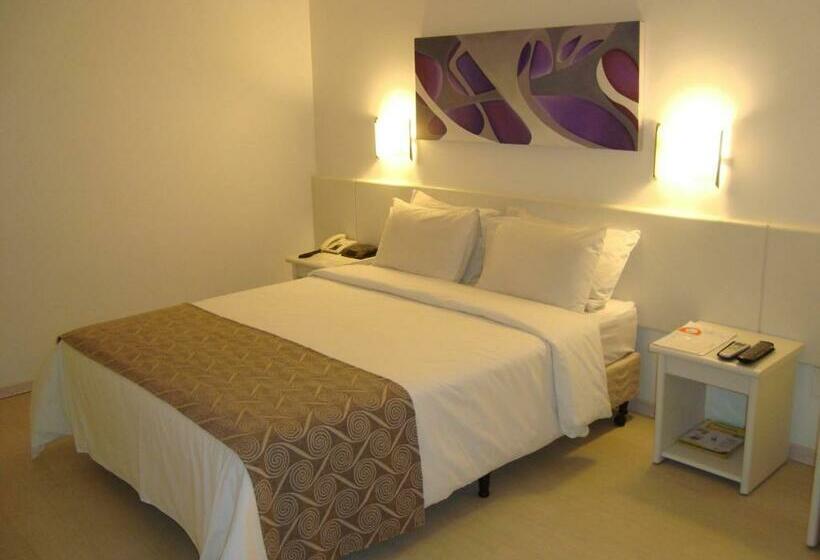 חדר סופריור, Boulevard Plaza