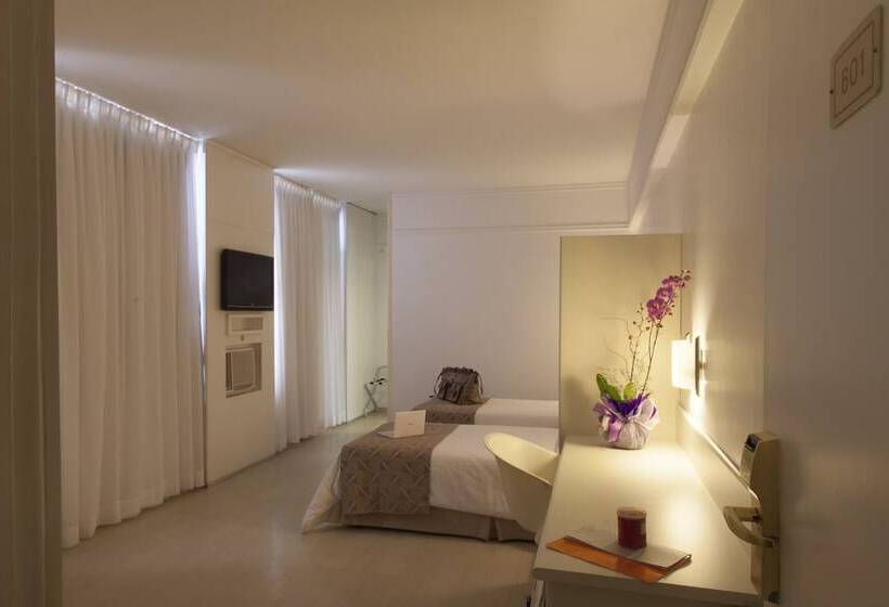 חדר סופריור, Boulevard Plaza