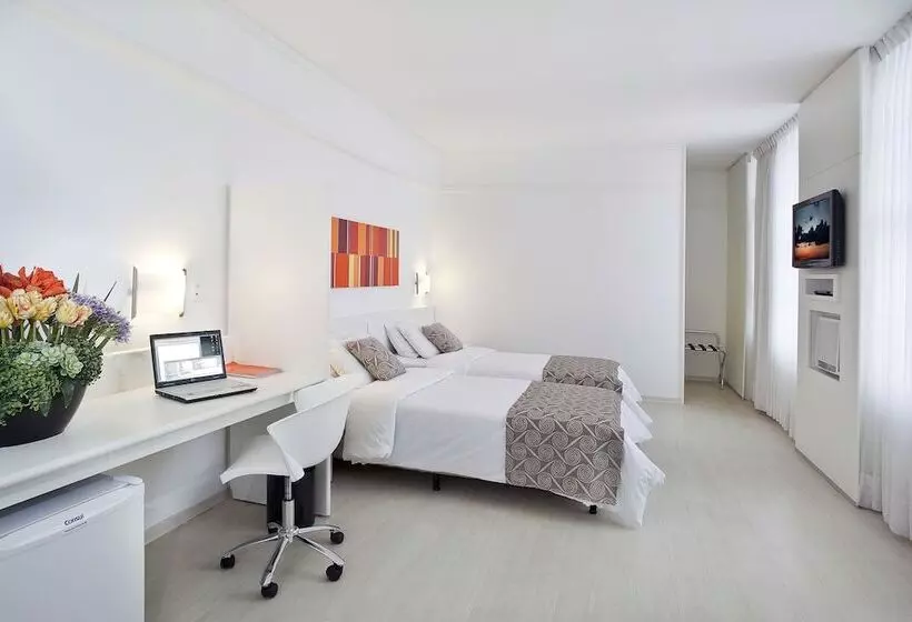 Quarto Superior, Boulevard Plaza