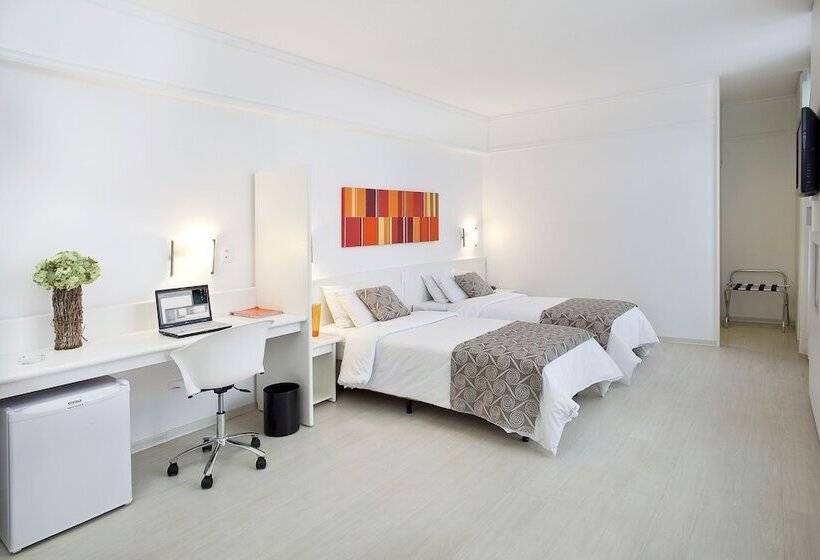 חדר סופריור, Boulevard Plaza