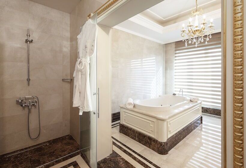 سوئیت پرزیدنت, Crowne Plaza Istanbul Asia, An Ihg