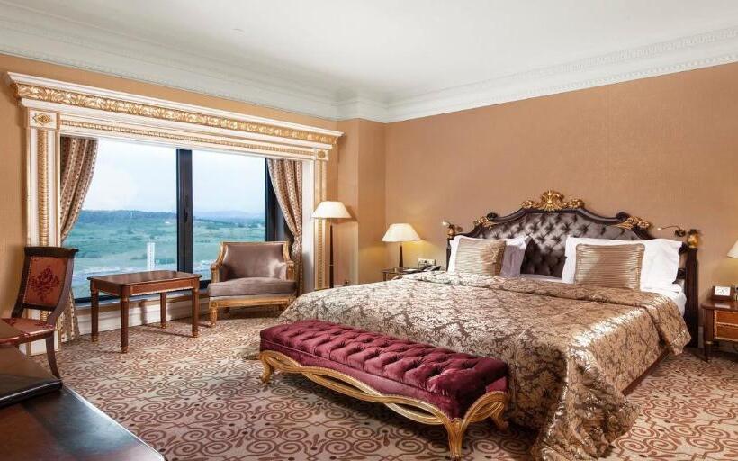 سوئیت کلاب, Crowne Plaza Istanbul Asia, An Ihg