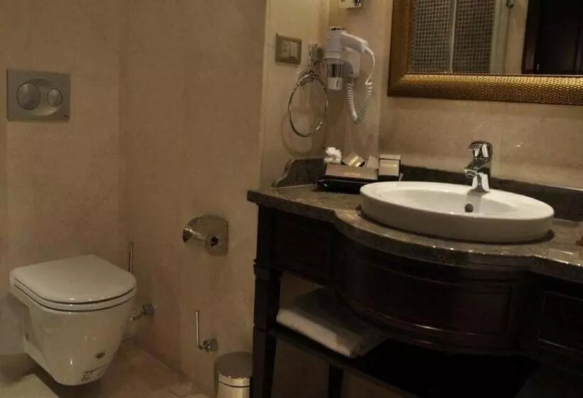 キングサイズベッドのスタンダードルーム, Crowne Plaza Istanbul Asia, An Ihg