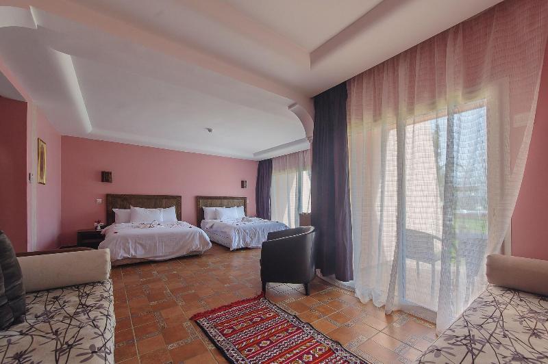 سوییت جونیور, Dar Eddaya