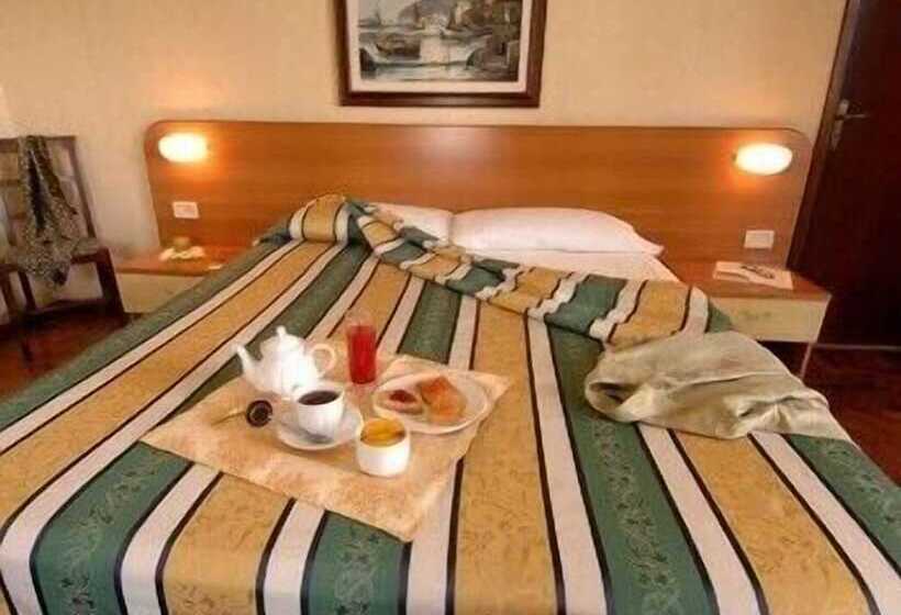 标准间, Eden Riviera