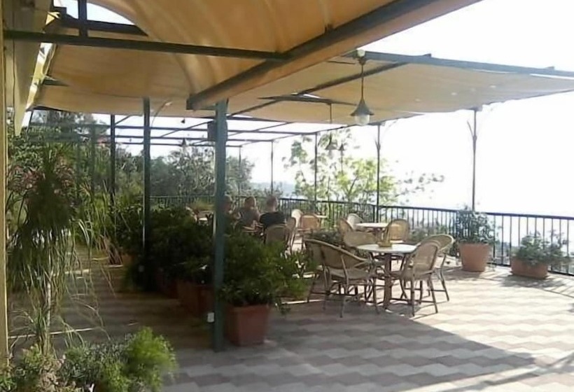 اتاق استاندارد با چشم‌انداز دریا, Eden Riviera