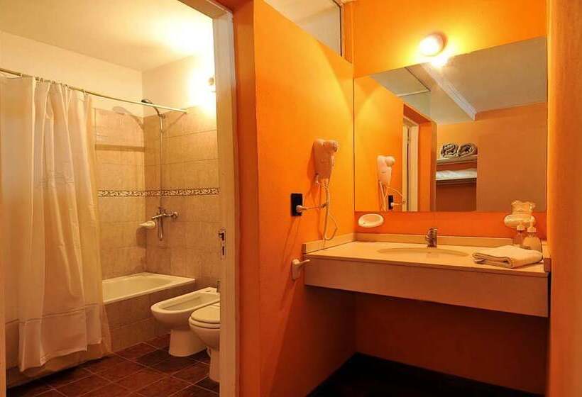 חדר סטנדרט לשלושה, El Cid