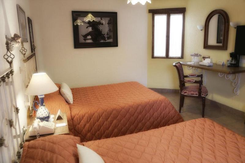 اتاق استاندارد, El Meson De Los Poetas