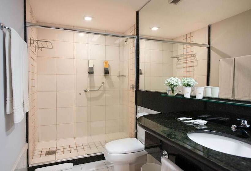 Номер Deluxe, Golden Tulip Porto Vitoria