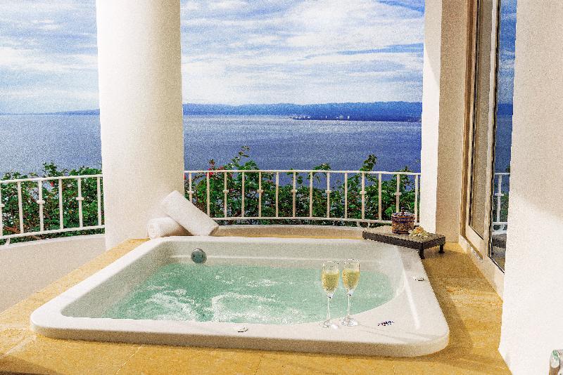 סוויטה נוף לים, Grand Miramar All Luxury Suites & Residences