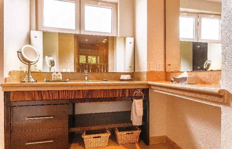 סוויטה נוף לים, Grand Miramar All Luxury Suites & Residences