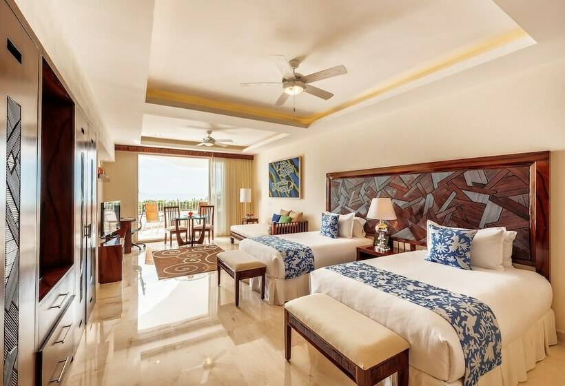 オーシャンビュースイート, Grand Miramar All Luxury Suites & Residences