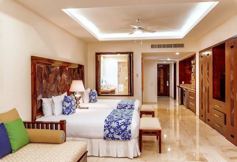 סוויטה נוף לים, Grand Miramar All Luxury Suites & Residences