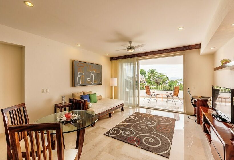 סוויטת ג'וניור נוף לים, Grand Miramar All Luxury Suites & Residences