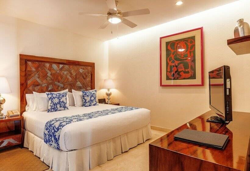 סוויטת ג'וניור נוף לים, Grand Miramar All Luxury Suites & Residences