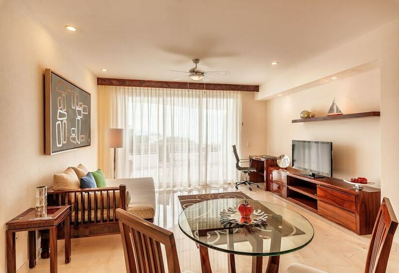 סוויטת ג'וניור נוף לים, Grand Miramar All Luxury Suites & Residences