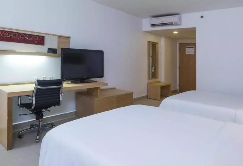 اتاق استاندارد با 2 تخت دوبل, Holiday Inn Express Manzanillo, An Ihg