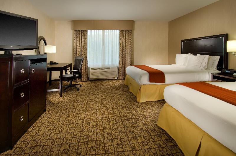 Номер Стандарт, Holiday Inn Express & Suites Alexandria   Fort Belvoir, An Ihg