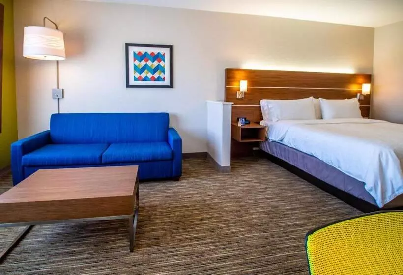 キングサイズベッドのスイートルーム, Holiday Inn Oklahoma City Airport