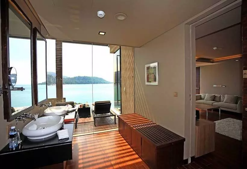 Sviitti Uima-allas, Impiana Private Villas Kata Noi