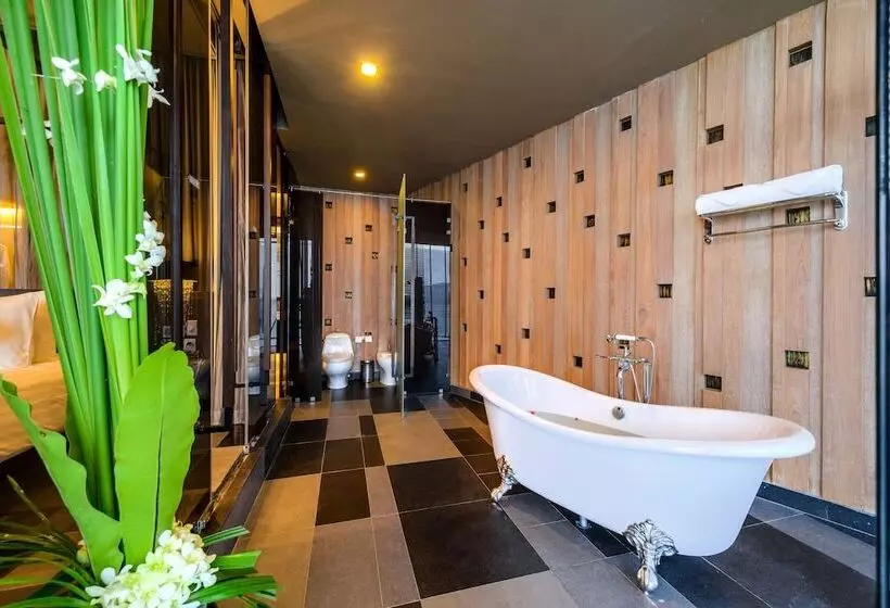 Sviitti Uima-allas, Impiana Private Villas Kata Noi
